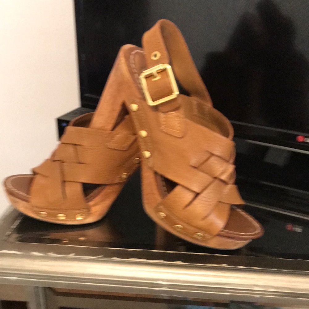Tory Burch wooden heal